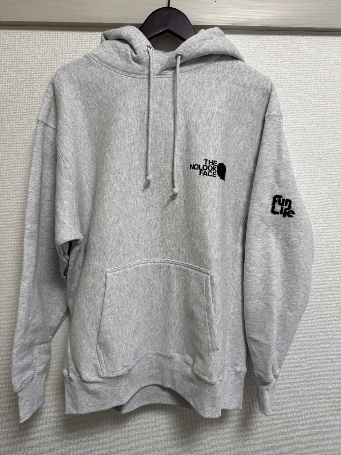 THE  NOLOOK  FACEパーカー（裏起毛）